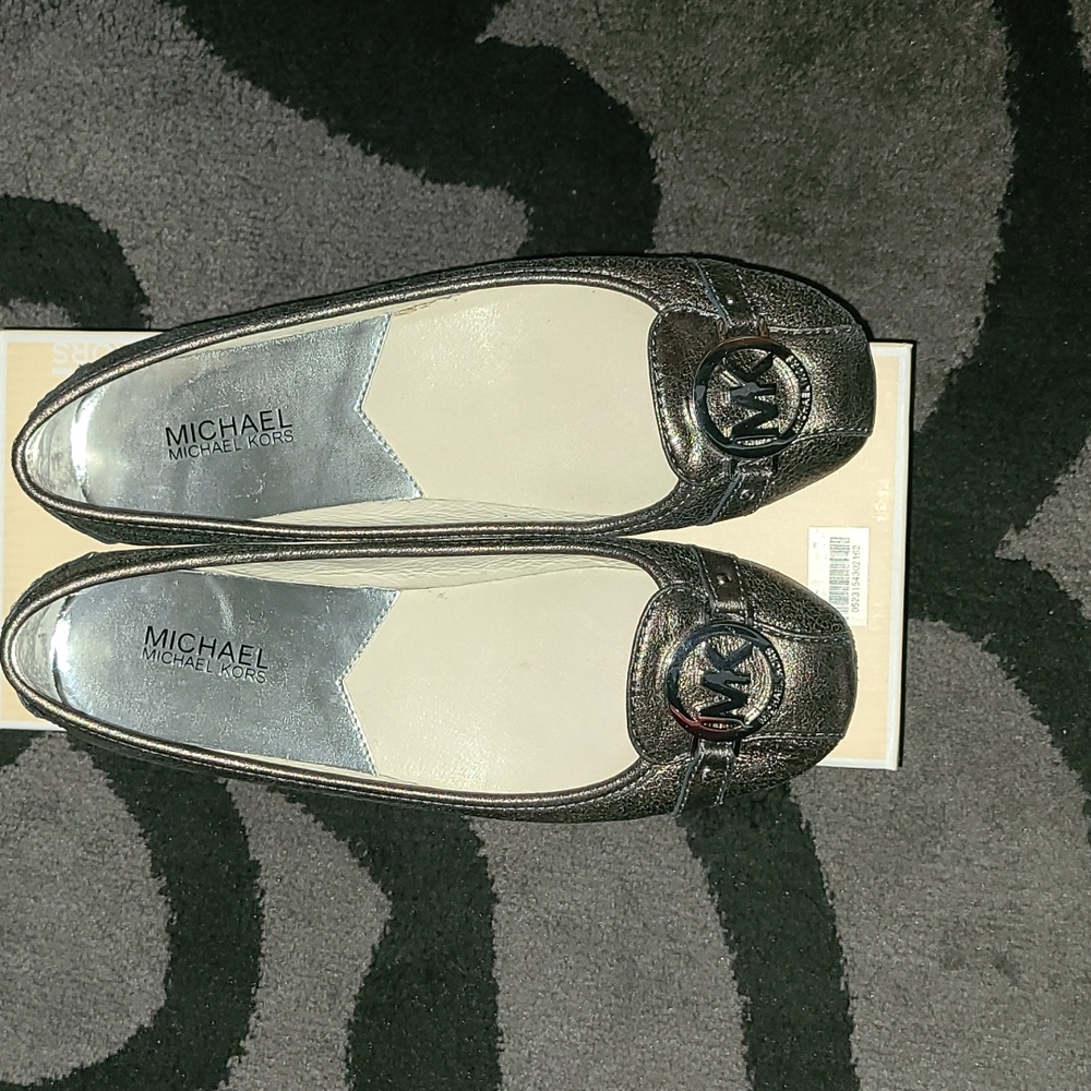 New Michael Kors flatw